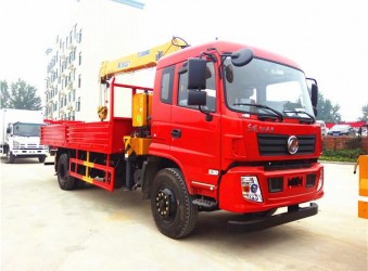 東風(fēng)專底隨車吊底盤配徐工6.3T隨車吊多少錢?